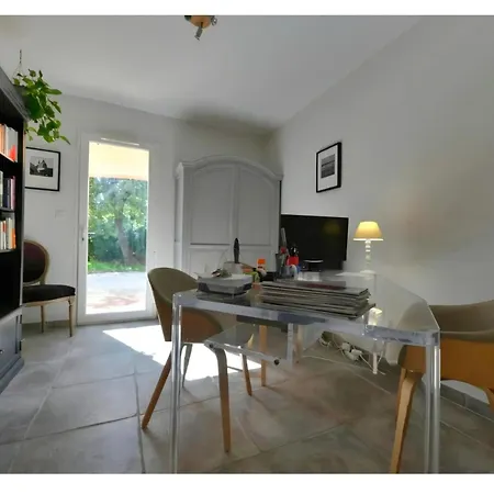Moderne Avec Piscine A Saint-siffret_2 Villa *
